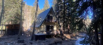 Lazy Me ~ A Magical Creek-front Cabin with Hot Tub & Private Woods