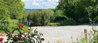 Adorable one bedroom with fireplace/kitchenette