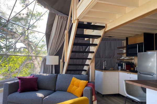 Our domes offer a beautiful living space immersed in nature. (3)