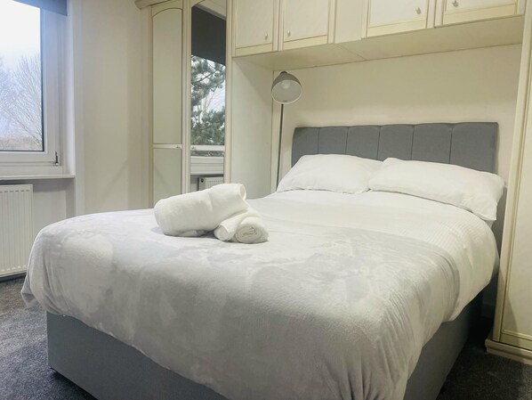 Apartment, Multiple Beds | 3 bedrooms, iron/ironing board, free WiFi, bed sheets