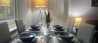 格拉斯哥近M8完美三臥公寓