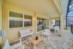 Vila (Multiple Bedrooms) | Comodidades da propriedade