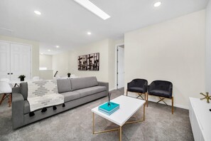 Property amenity - Seaside Paradise: 9 Bedroom Mansion 6275 (Kissimmee)