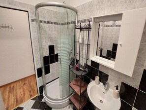 Double Room (Luxury Double Room) | Bathroom