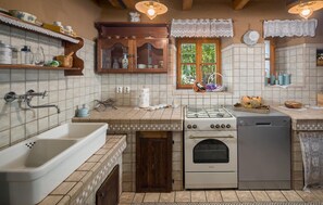 Kühlschrank, Herdplatte, Geschirrspüler