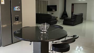 Vila Deluks | Area keluarga