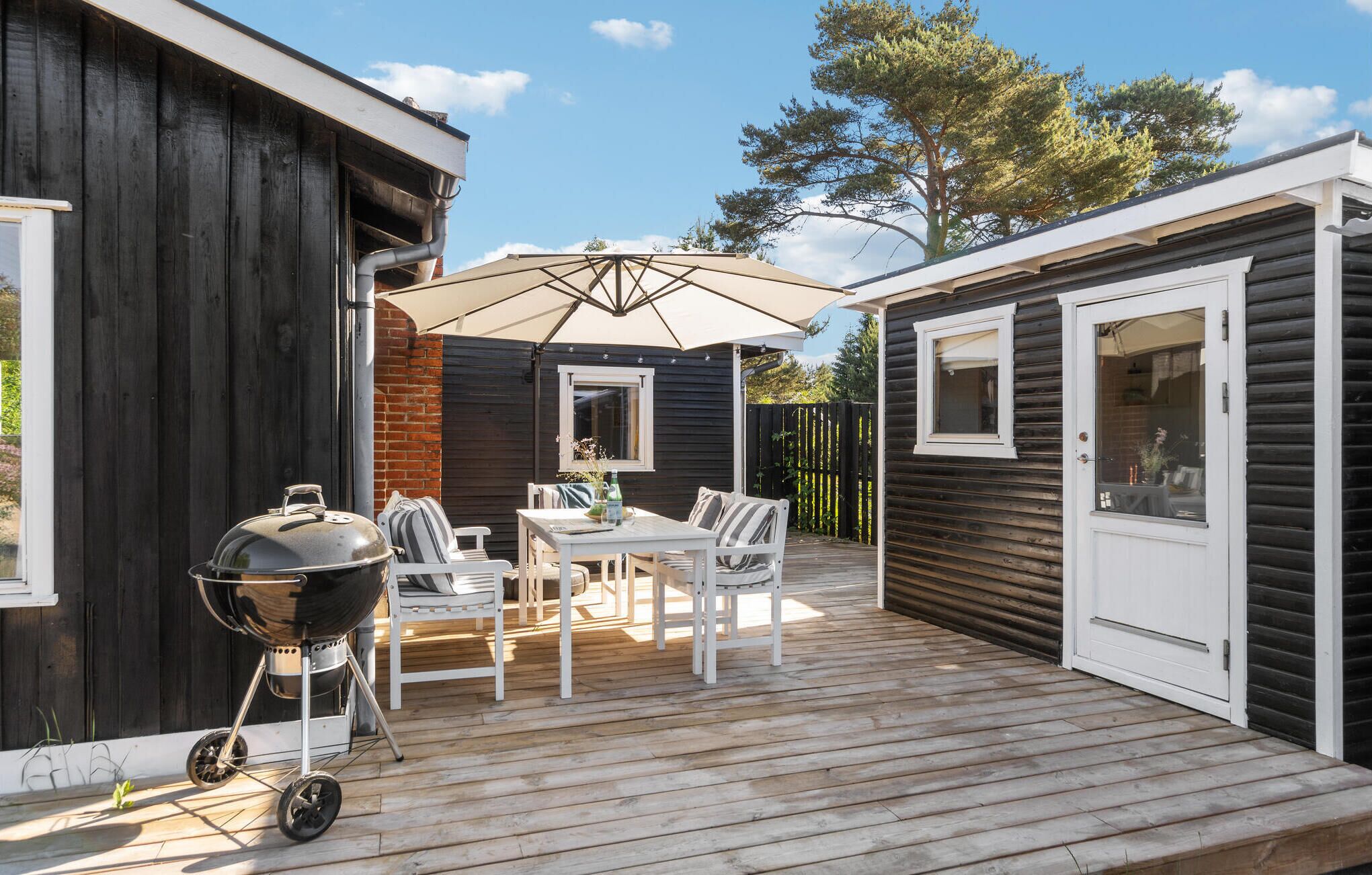 屋外ダイニングエリア