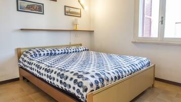 2 bedrooms, bed sheets