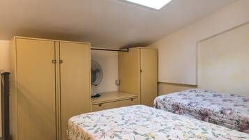 2 bedrooms, bed sheets