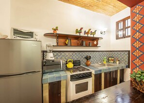 Apartamento básico | Cozinha privada | Geladeira grande, micro-ondas, liquidificador