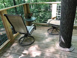 Property grounds - Secluded treehouse with indoor fireplace (Makanda)