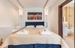 5 bedrooms, in-room safe, travel crib, free WiFi