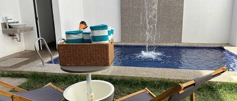 Piscine extérieure, piscine chauffée