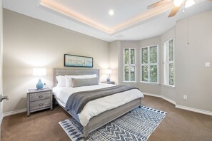 4 Schlafzimmer, Schreibtisch, Bügeleisen/Bügelbrett, Reisekinderbett