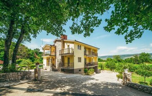 Exterior - 6 bedroom awesome home in Grubine (Grubine)