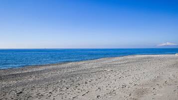 Una spiaggia nelle vicinanze