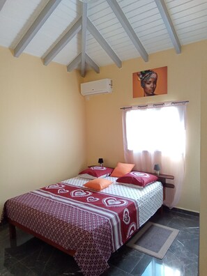 2 Schlafzimmer, Bügeleisen/Bügelbrett, kostenloses WLAN, Bettwäsche