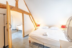 1 chambre, bureau, fer et planche à repasser, Wi-Fi gratuit