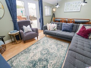 Living area - Cinders Loft (Redruth)