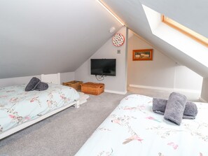 4 bedrooms, individually decorated, individually furnished, free WiFi