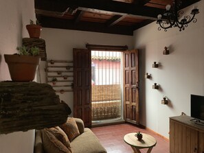 Family Apartment | Living area | 32-inch Smart TV with digital channels, TV - PiYo (San Cristóbal de las Casas)