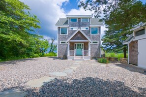 Exterior - The Hideaway: Creekfront & Private Beach (East Sandwich)