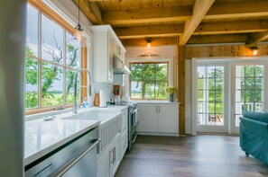 Fridge, microwave, oven, stovetop - The Hideaway: Creekfront & Private Beach (East Sandwich)