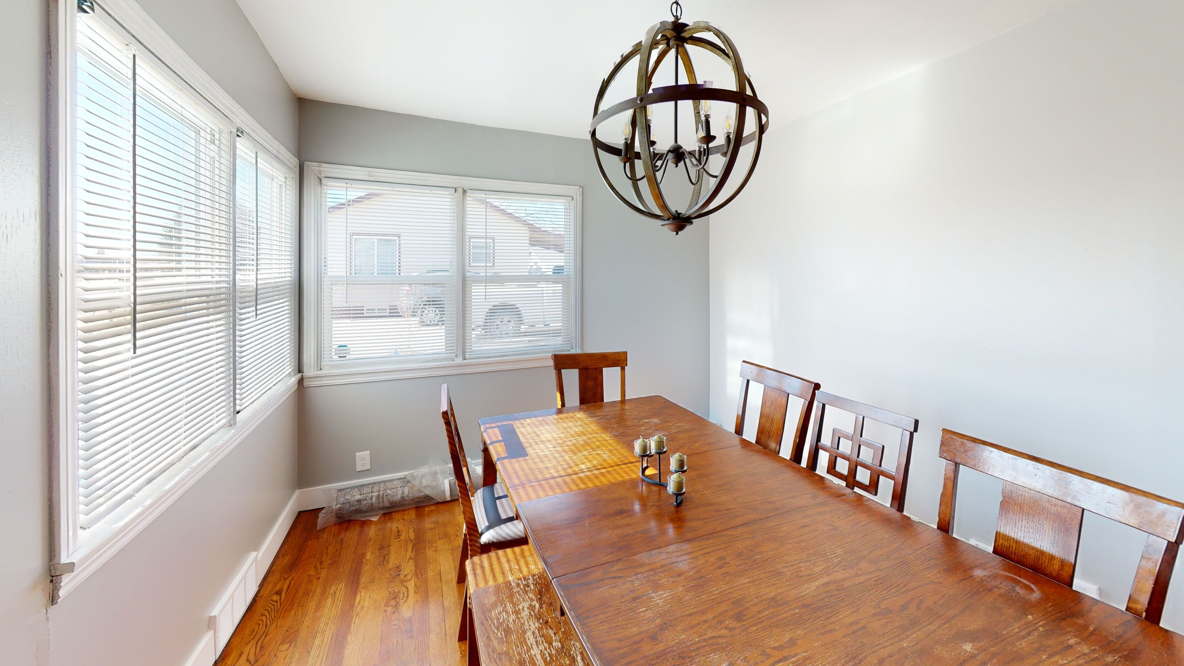 7 bed 3 bath fully renovated home that boasts 2 living rooms, a MUST see!!!