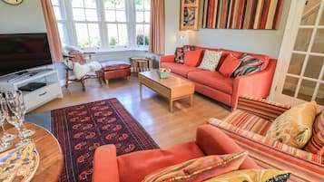 Cottage | Living area