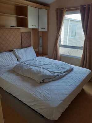 Chalet, Multiple Beds | 2 bedrooms, iron/ironing board, free WiFi - Northfield 198, Skipsea Sands (Driffield)