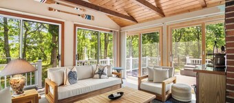 Classic Home close to Ponds Dog Welcome!