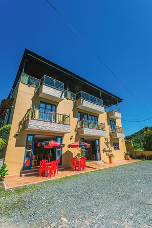 Front of property - Bambú Hotel Guatapé (Guatapé)