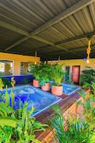 Bañera de hidromasaje exterior