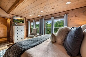 7 chambres, fer et planche à repasser, Wi-Fi, draps fournis