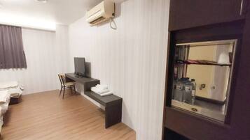 Standard Triple Room | Desk, laptop workspace, free WiFi, bed sheets