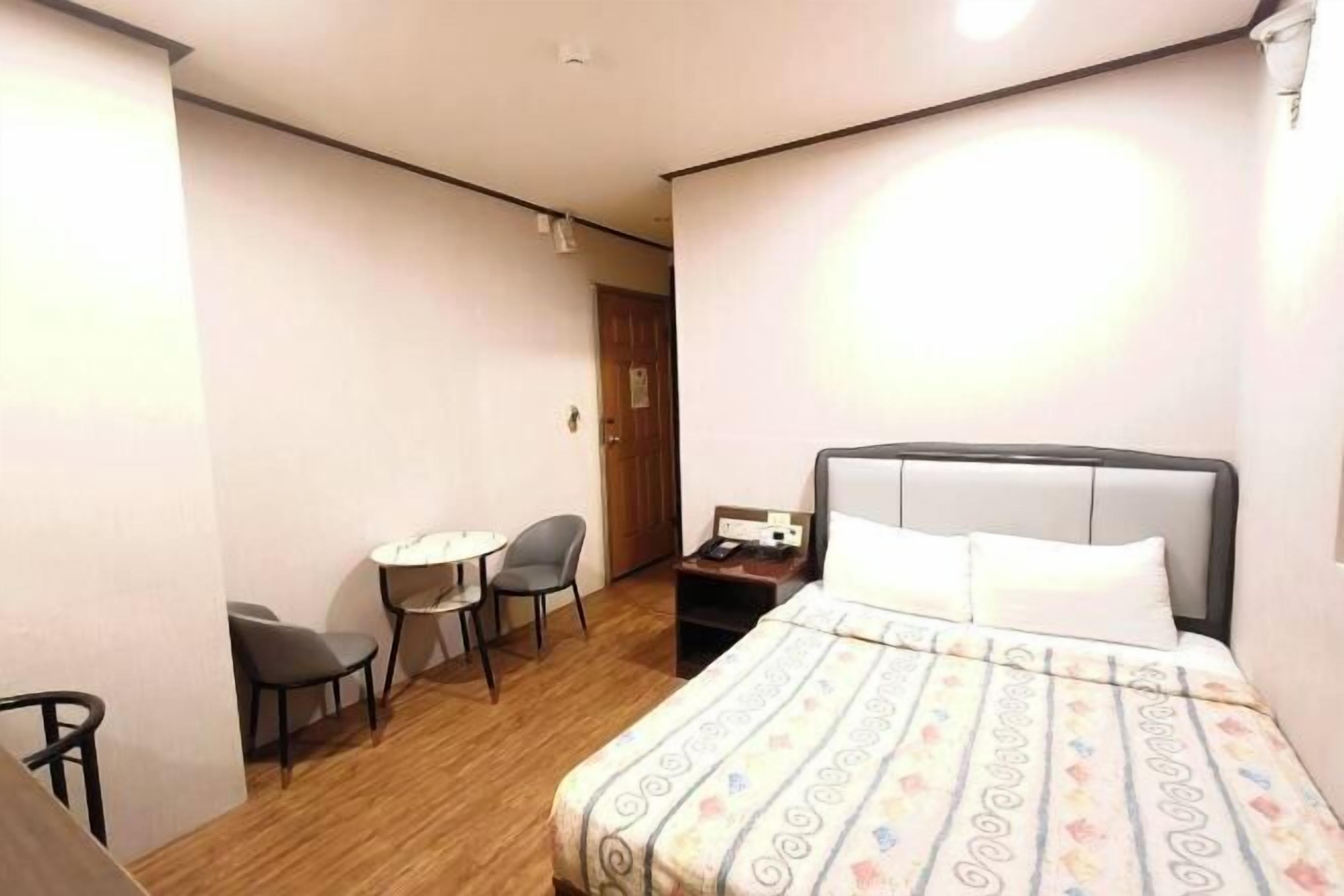 Desk, laptop workspace, free WiFi, bed sheets