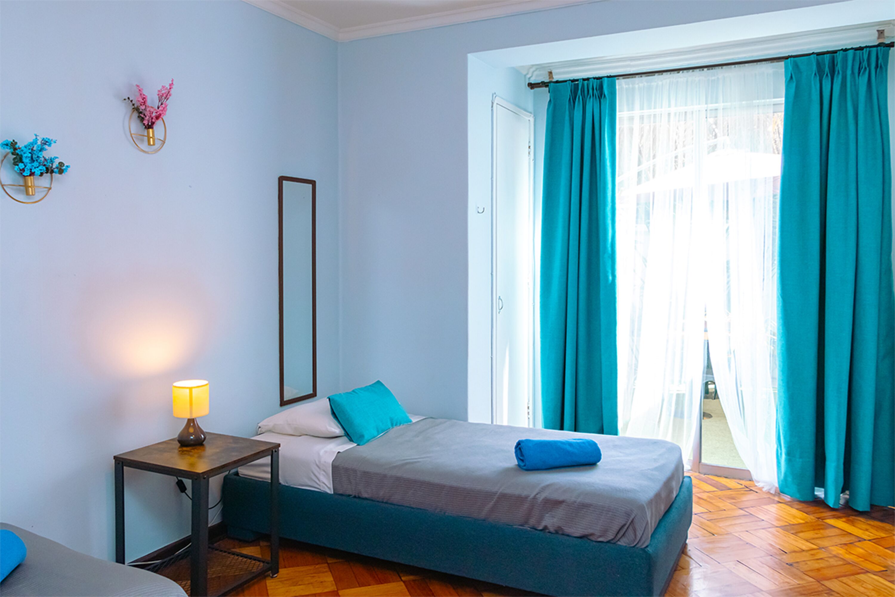 Free WiFi, bed sheets