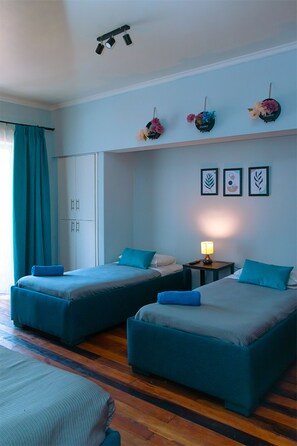 Standard Triple Room | Free WiFi, bed sheets - Casa del lado Santiago Providencia (Santiago)