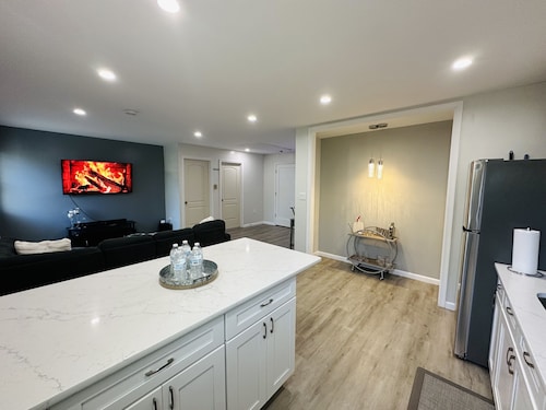 Luxury 2 bedroom Apartment in Mount Bethel, PA near Pocono Mountain