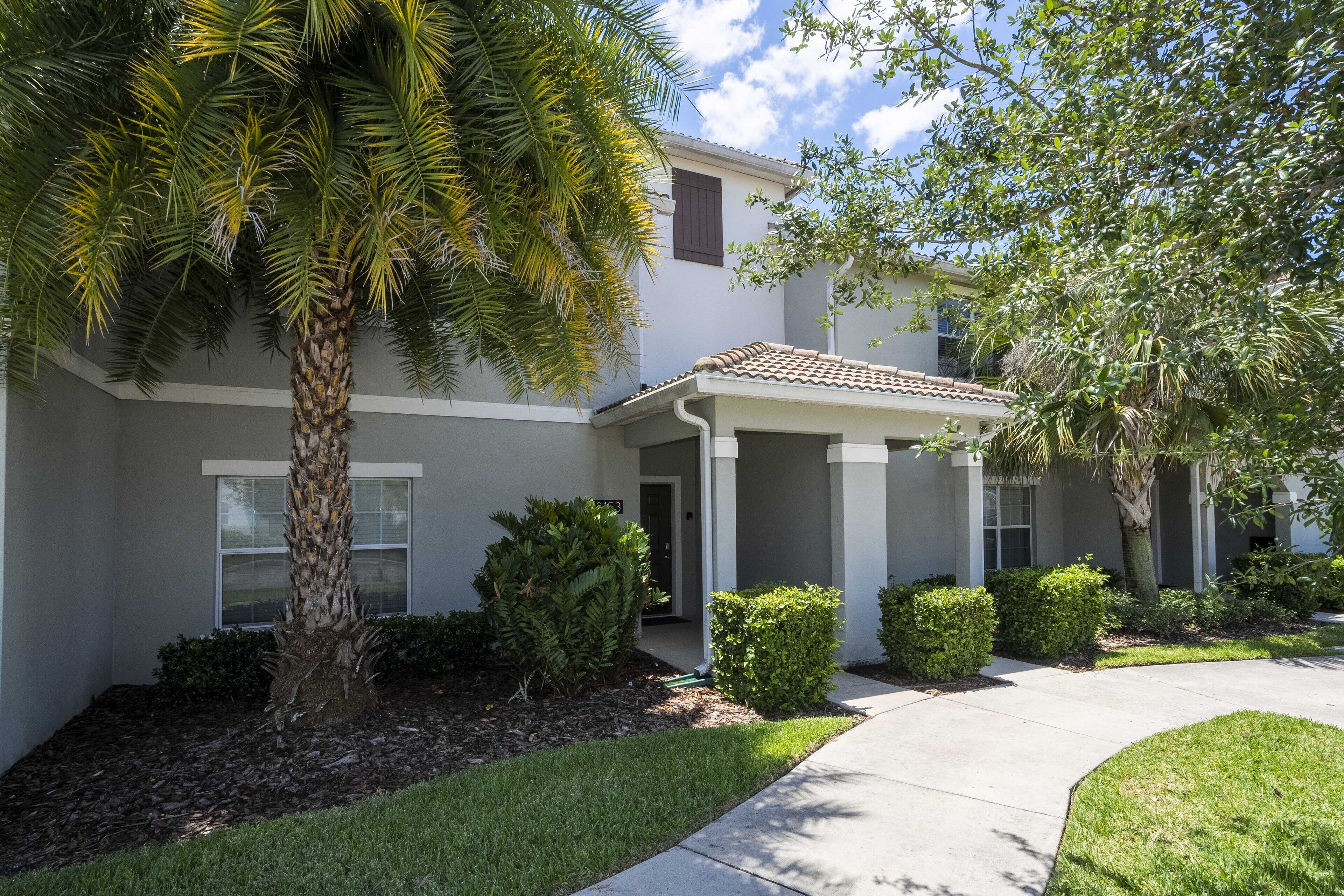 Beautiful 4BR/3BA Home w/ Pool at Storey Lake