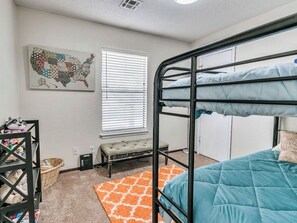 3 Schlafzimmer, Schreibtisch, Reisekinderbett, WLAN