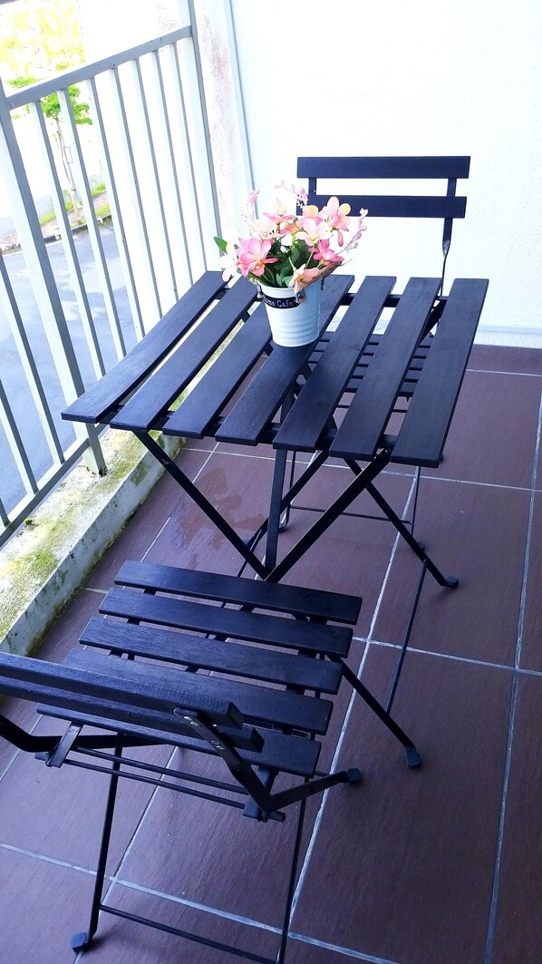 Familienapartment, 3 Schlafzimmer, Nichtraucher, Bergblick | Terrasse/Patio