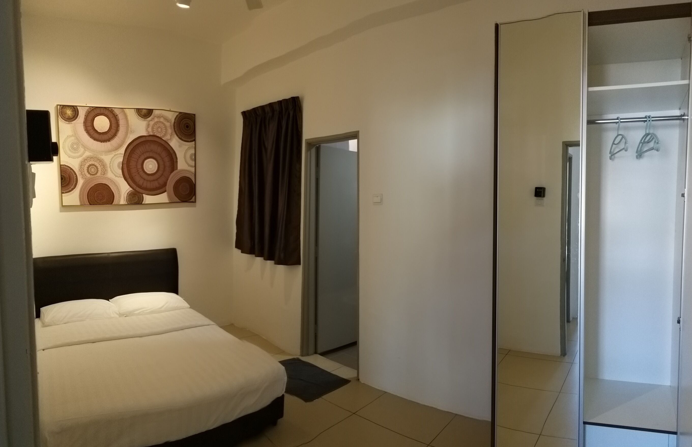 Family Apartment, 3 Bedrooms, Non Smoking, Mountain View | 3 bedrooms, premium bedding, Select Comfort beds, iron/ironing board