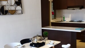 อพาร์ทเมนท์สำหรับครอบครัว, 3 ห้องนอน, ปลอดบุหรี  ่, วิวภูเขา | บริการอาหารในห้องพัก