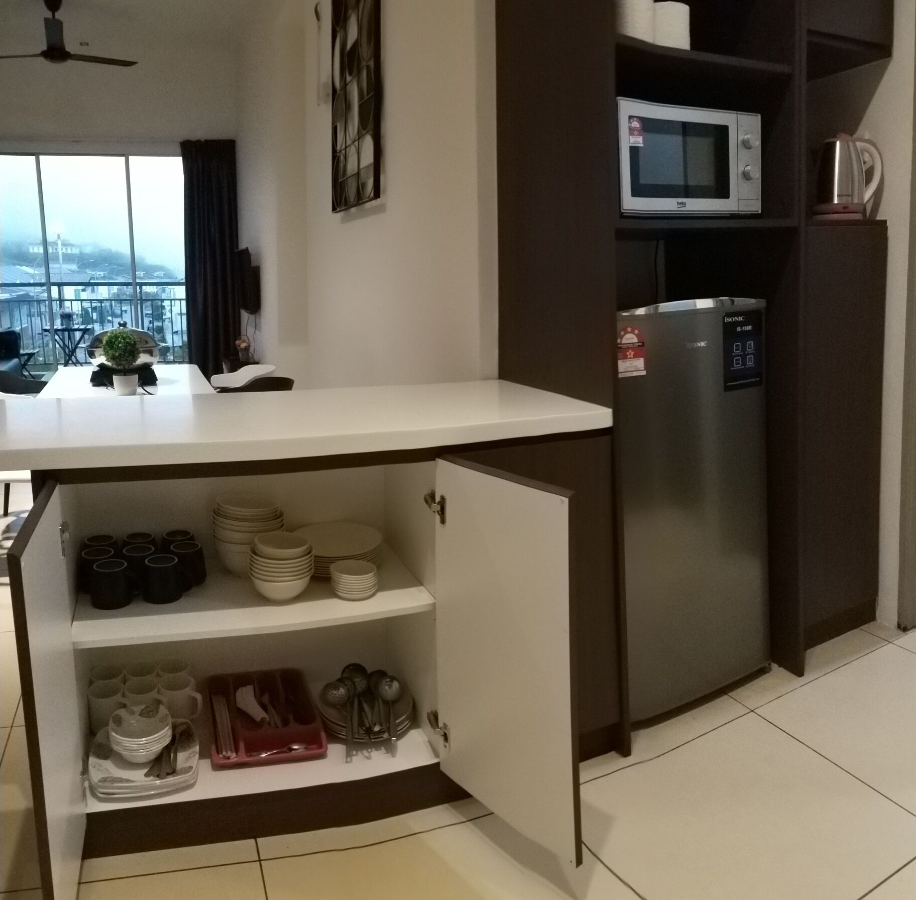 Family Apartment, 3 Bedrooms, Non Smoking, Mountain View | Private kitchen | Fridge
