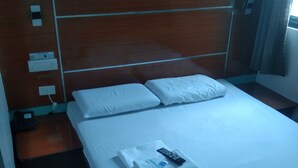 Superior Room | Desk, laptop workspace, WiFi (free) - Nice Hotel Pasig (Pasig)