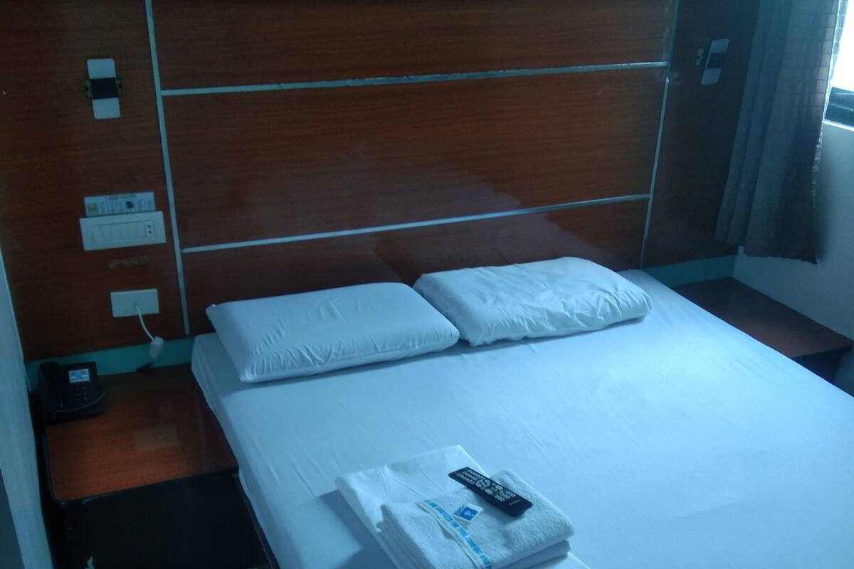Superior Room | Desk, laptop workspace, WiFi (free)