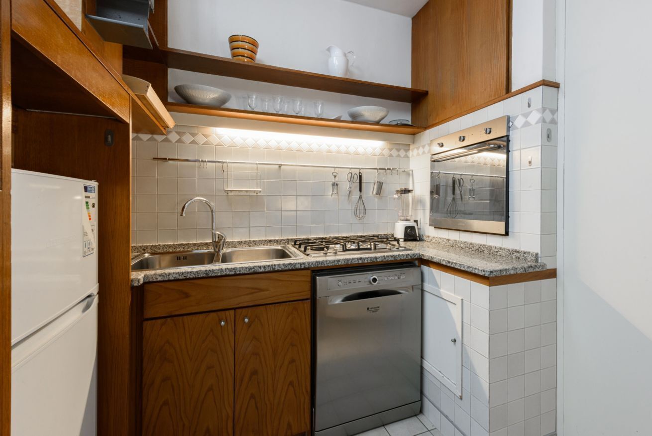 Frigorifero, forno, piano cottura, lavastoviglie