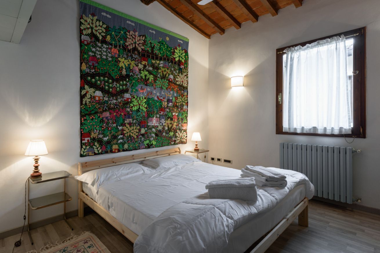 2 Schlafzimmer, Schreibtisch, Bügeleisen/Bügelbrett, WLAN