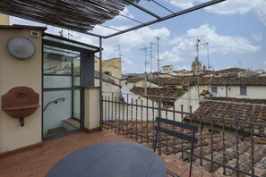 Property grounds - San Giovanni House in Florence by Mmega (Firenze)